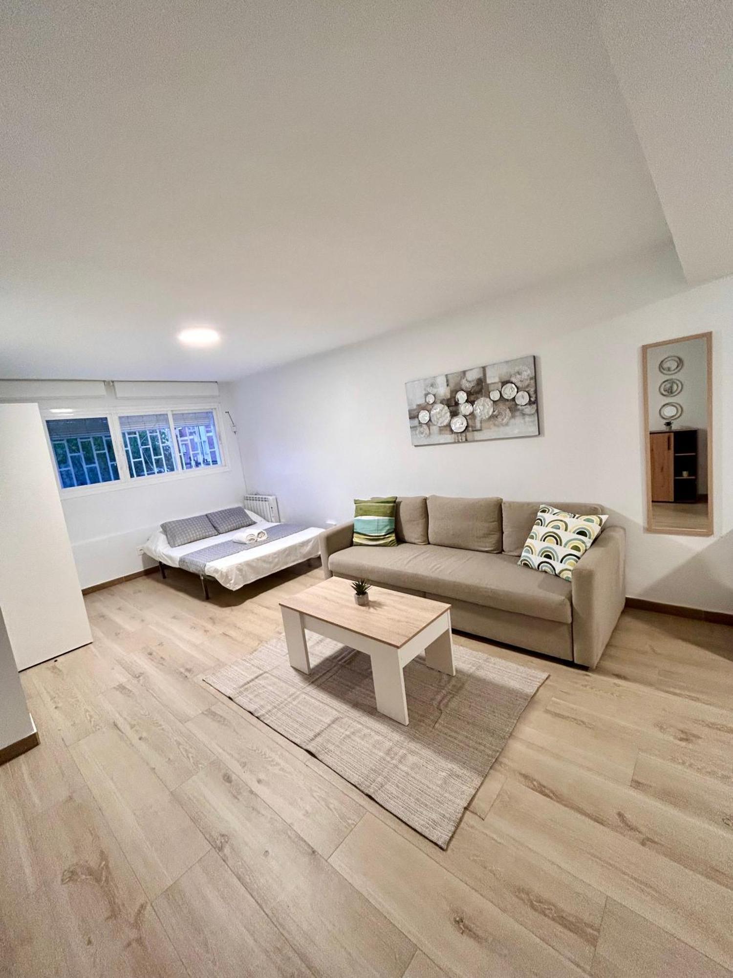Apartamentos Ribadeo มาดริด ภายนอก รูปภาพ