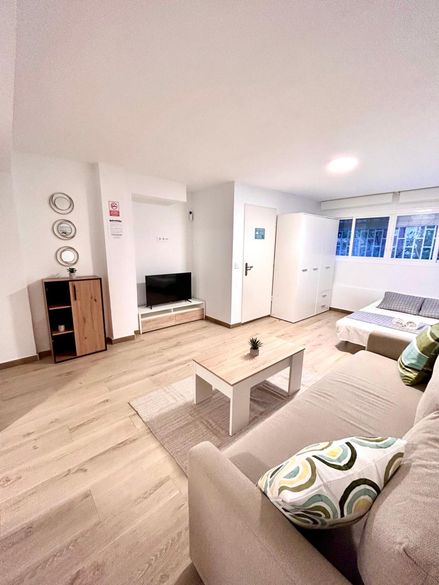 Apartamentos Ribadeo มาดริด ภายนอก รูปภาพ