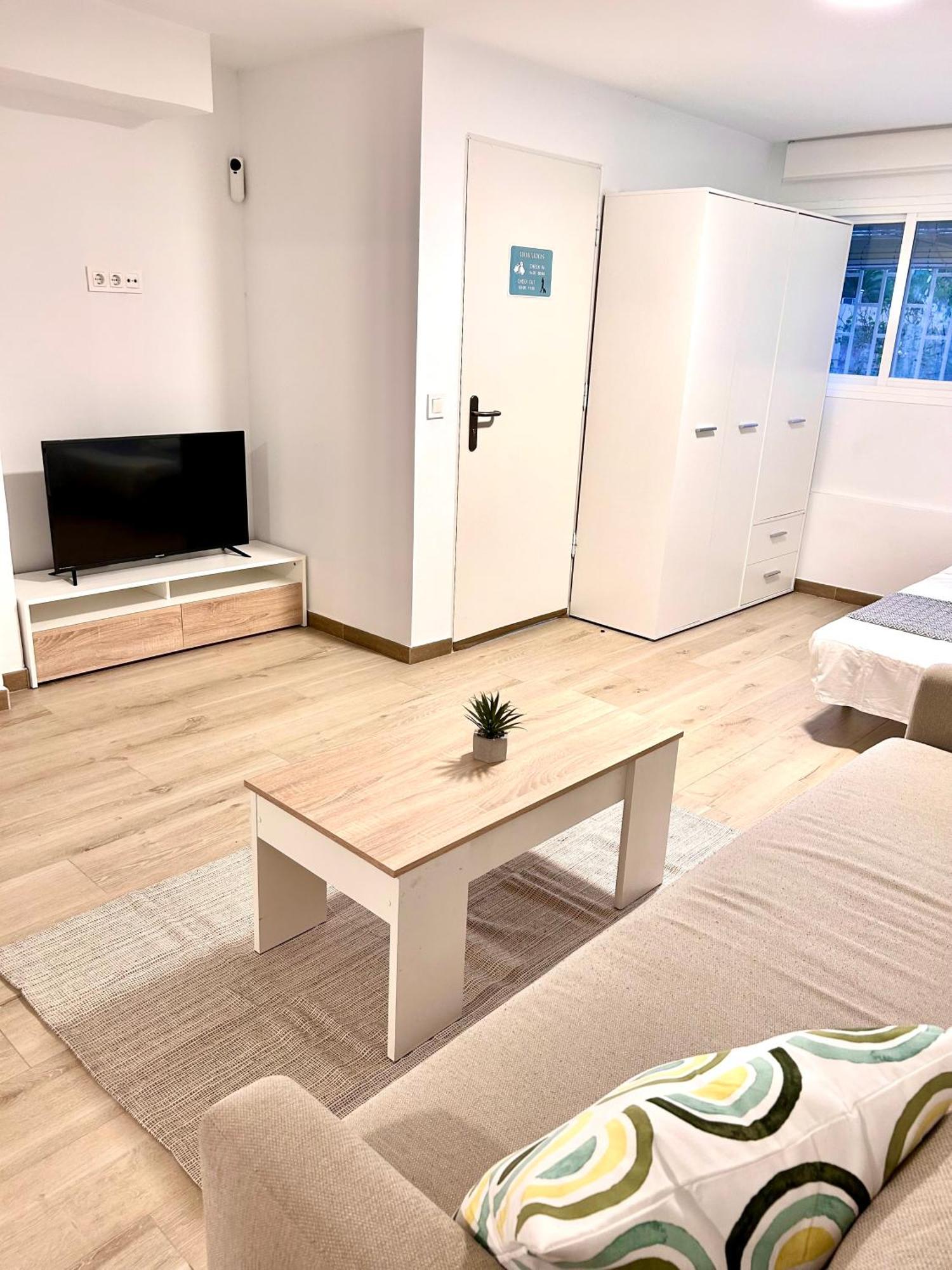 Apartamentos Ribadeo มาดริด ภายนอก รูปภาพ