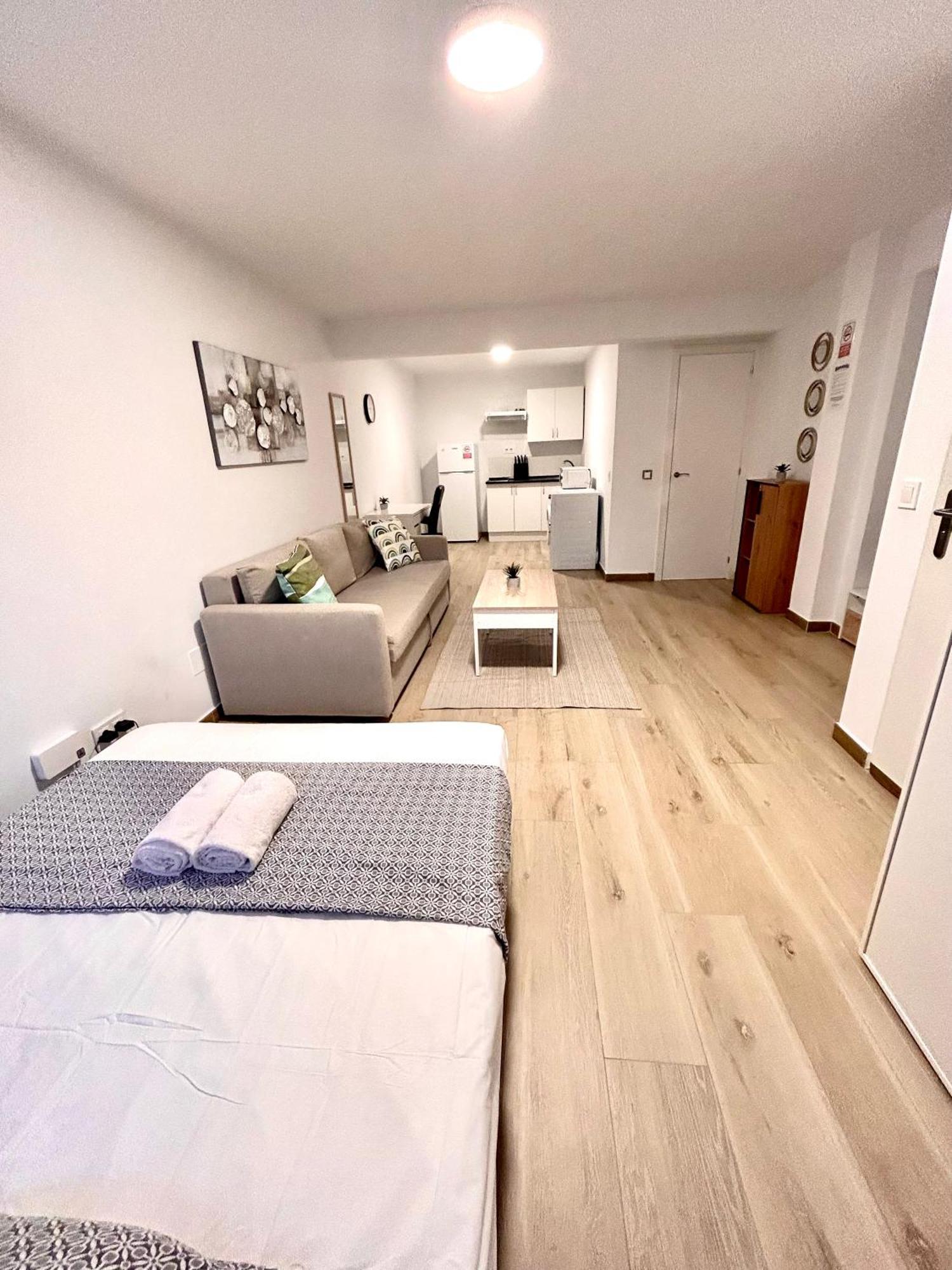 Apartamentos Ribadeo มาดริด ภายนอก รูปภาพ