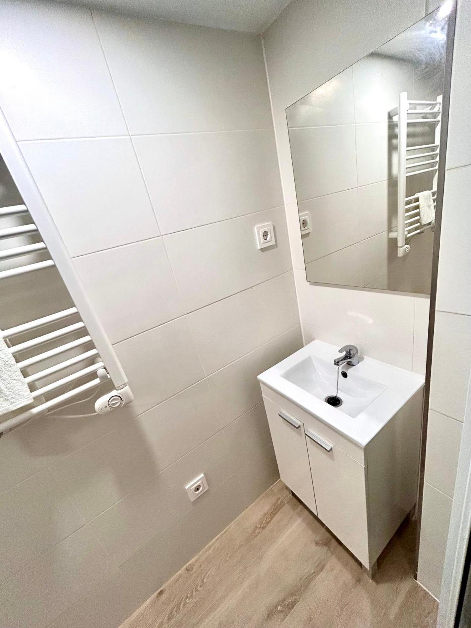 Apartamentos Ribadeo มาดริด ภายนอก รูปภาพ