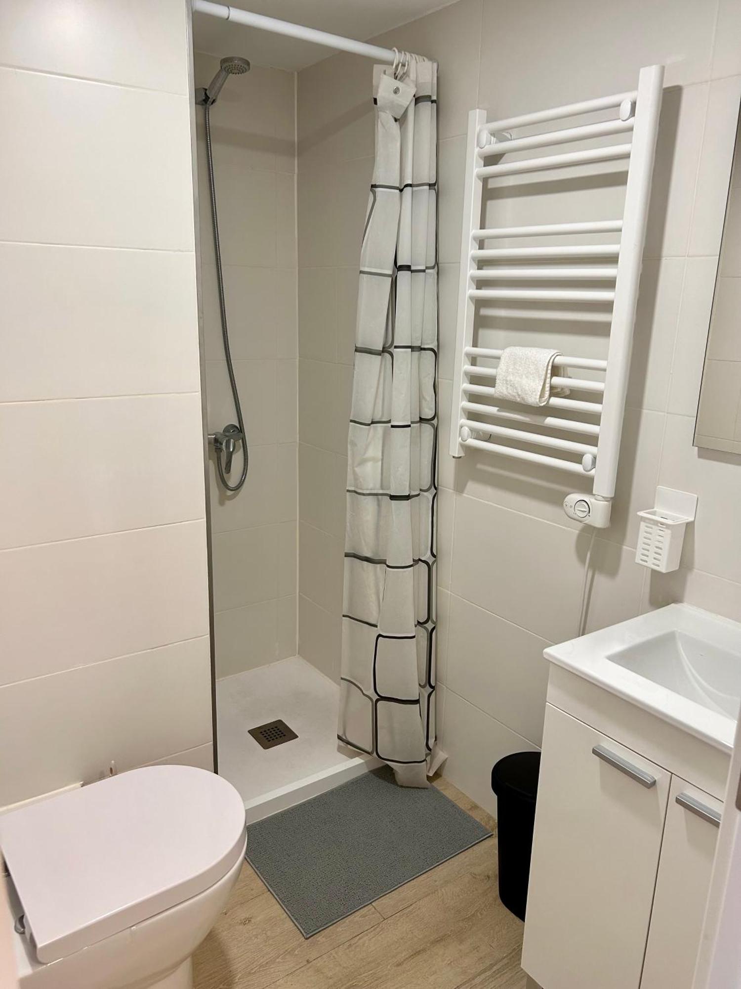 Apartamentos Ribadeo มาดริด ภายนอก รูปภาพ