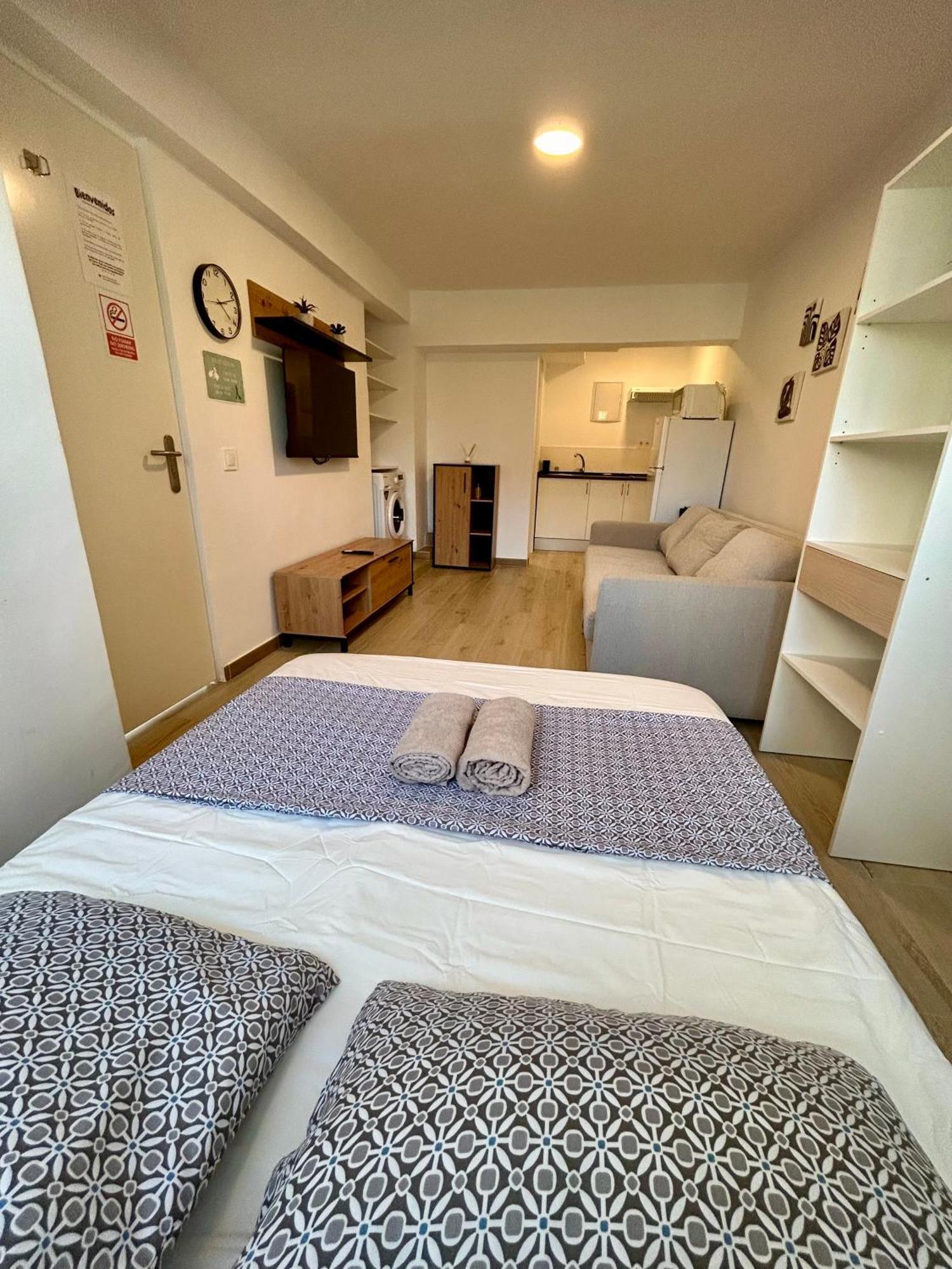 Apartamentos Ribadeo มาดริด ภายนอก รูปภาพ
