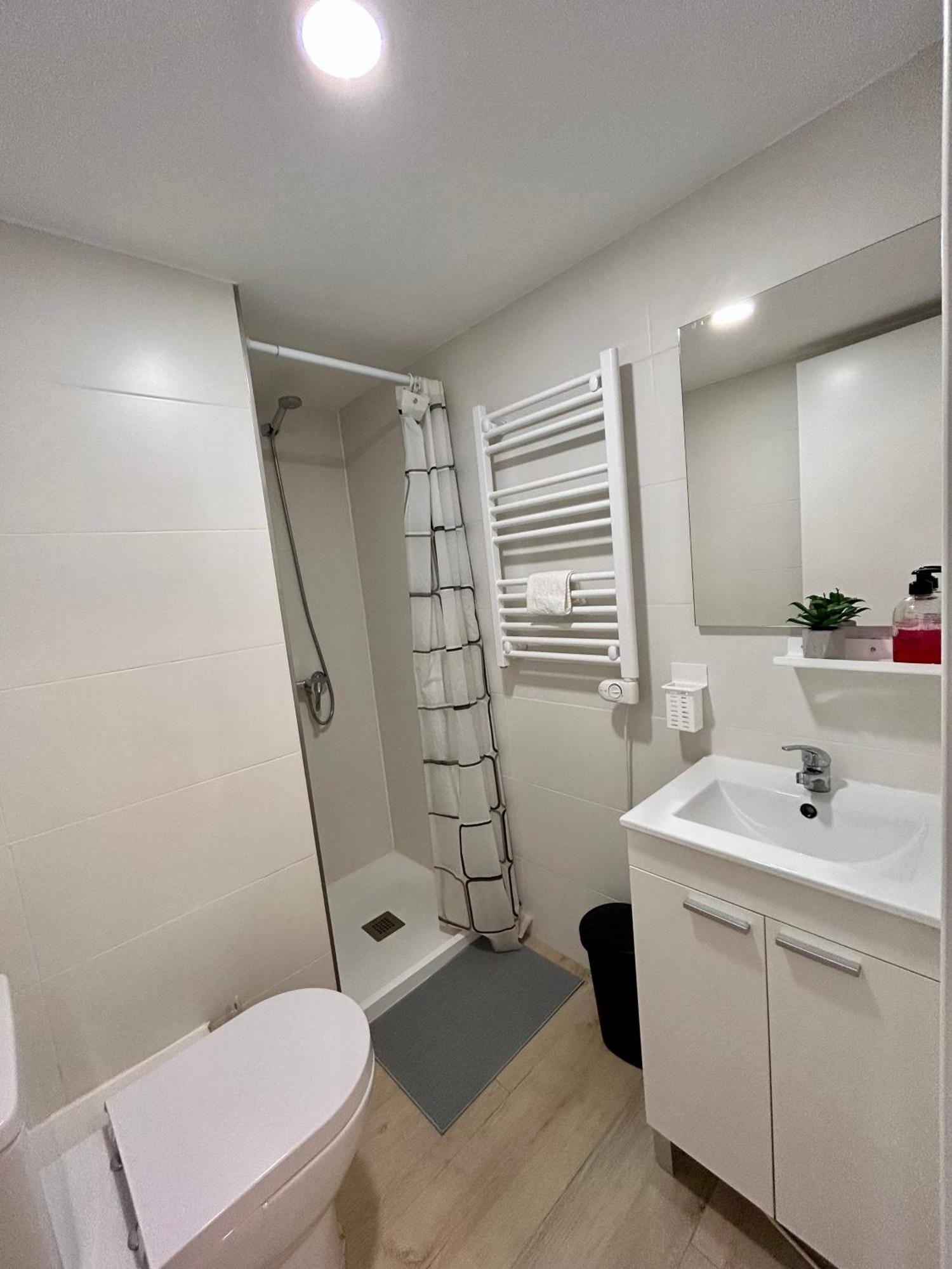 Apartamentos Ribadeo มาดริด ภายนอก รูปภาพ